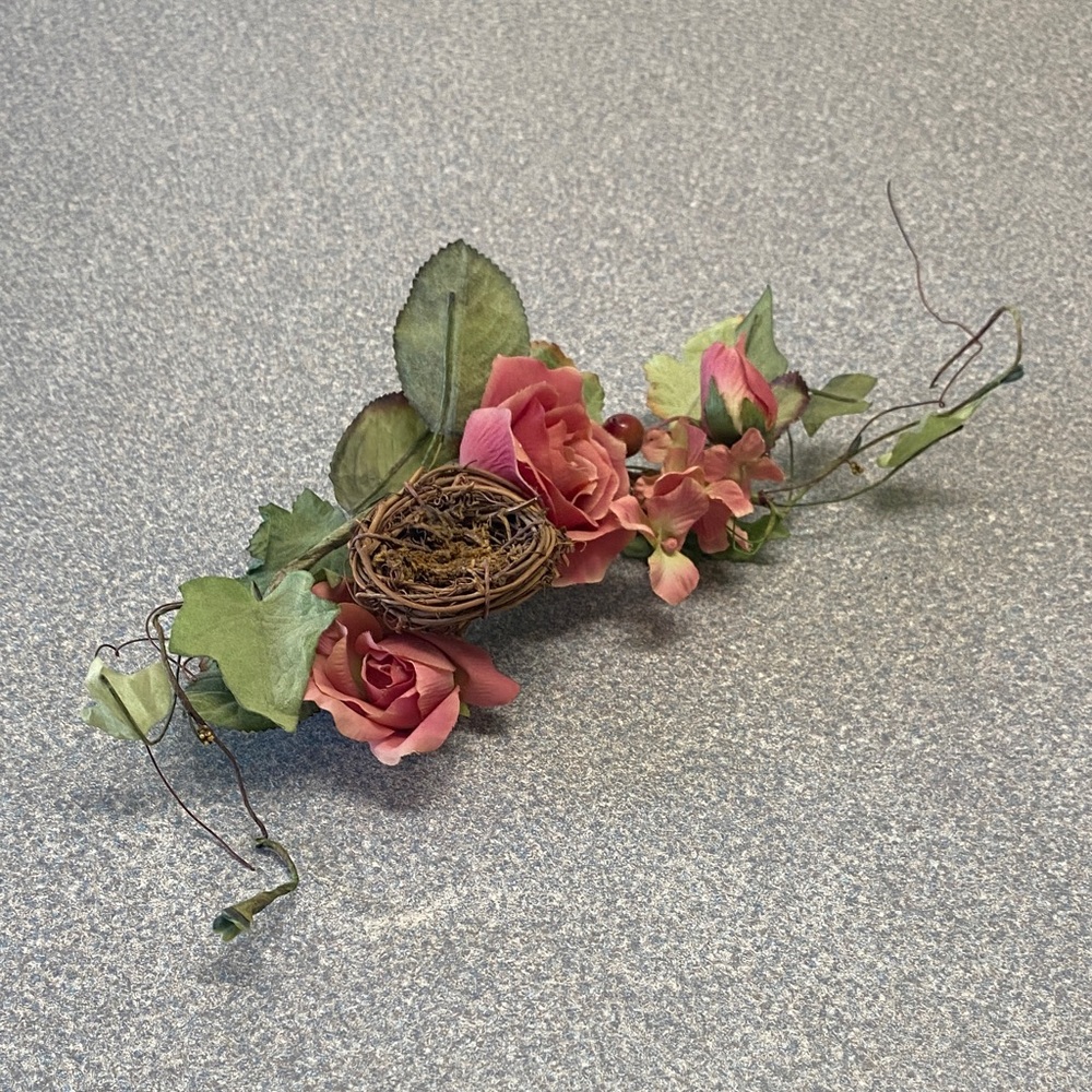 Floral with Pink Roses and Green Leaves Decor